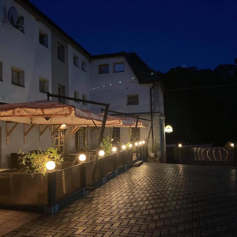 Penzion Pod Hurkou Hradecna Εξωτερικό φωτογραφία